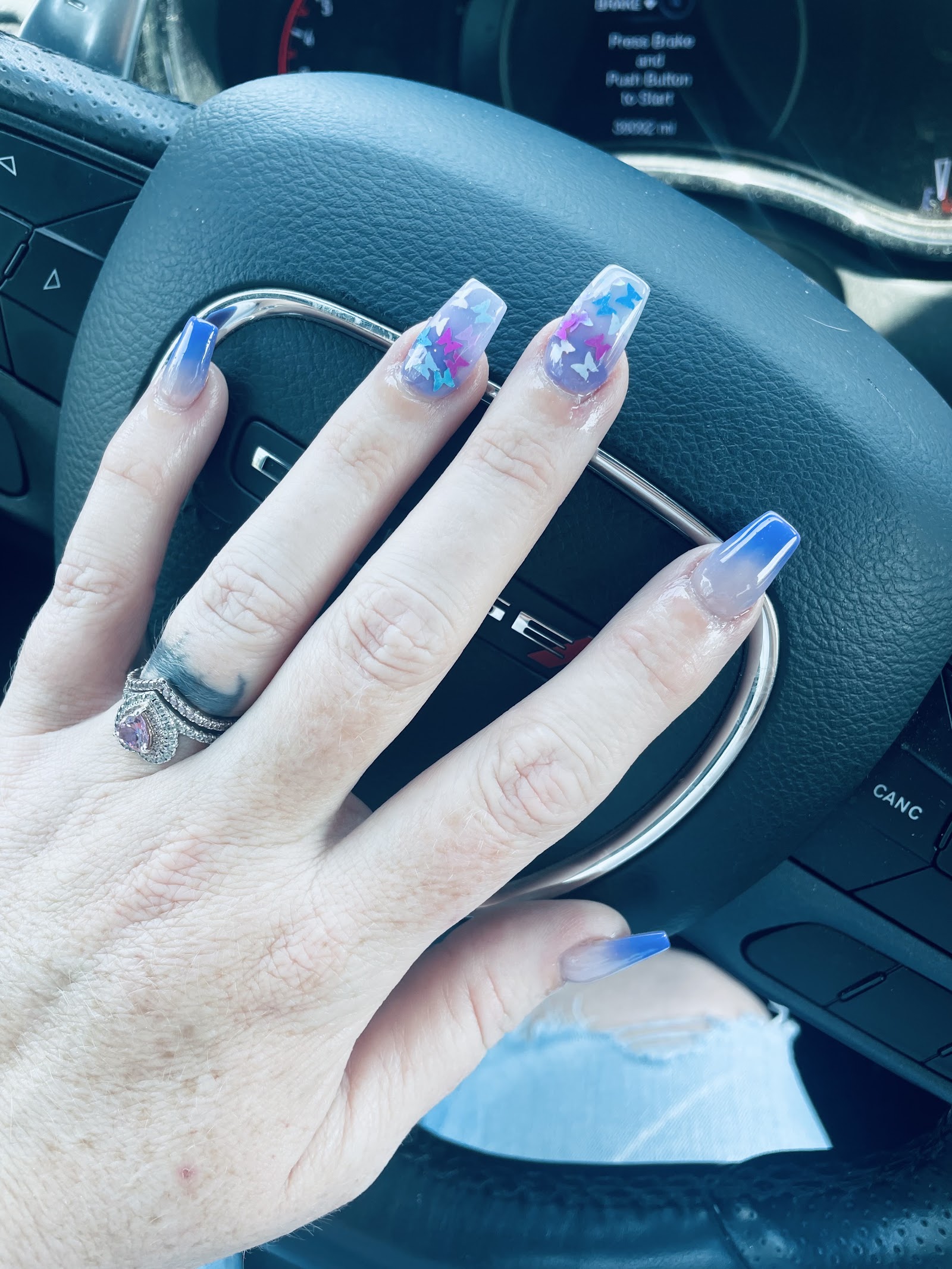 Red Nail & Spa nail photo 1